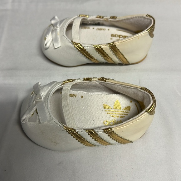 Adidas - White and Gold Mary Jane Dress Shoes with Elegant Trim/Bow - Picture 3 of 7
